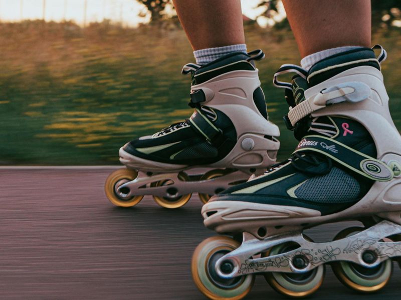 Detail of a person doing smooth cardio movements.